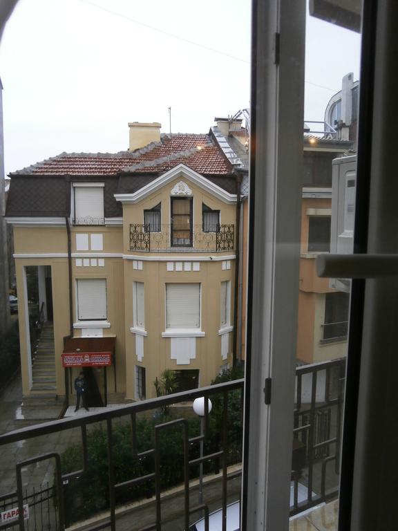 Art Apartment Kiril And Metodi Square Burgaz Oda fotoğraf